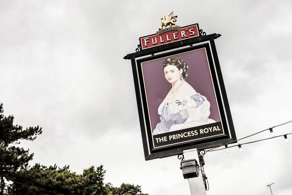 The Princess Royal Farnham  Exteriör bild