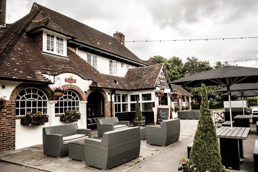 The Princess Royal Farnham  Exteriör bild